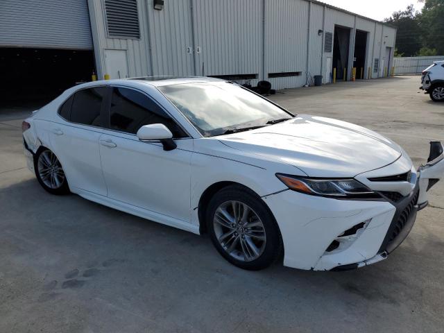  TOYOTA CAMRY 2018 Белы