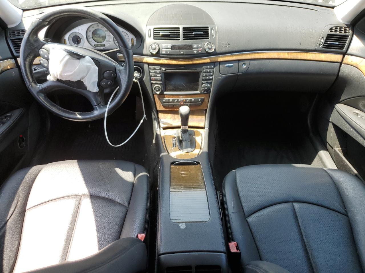 MERCEDES-BENZ E-CLASS 2009 VIN WDBUF56X59B420841 photo 8