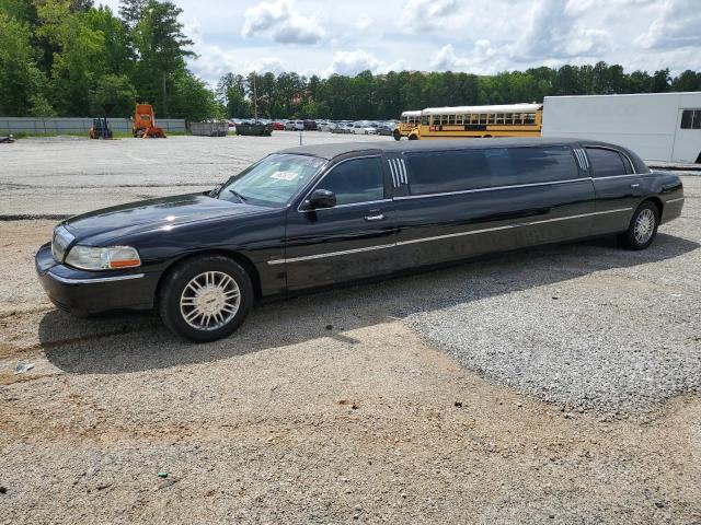 2004 Lincoln Town Car Executive