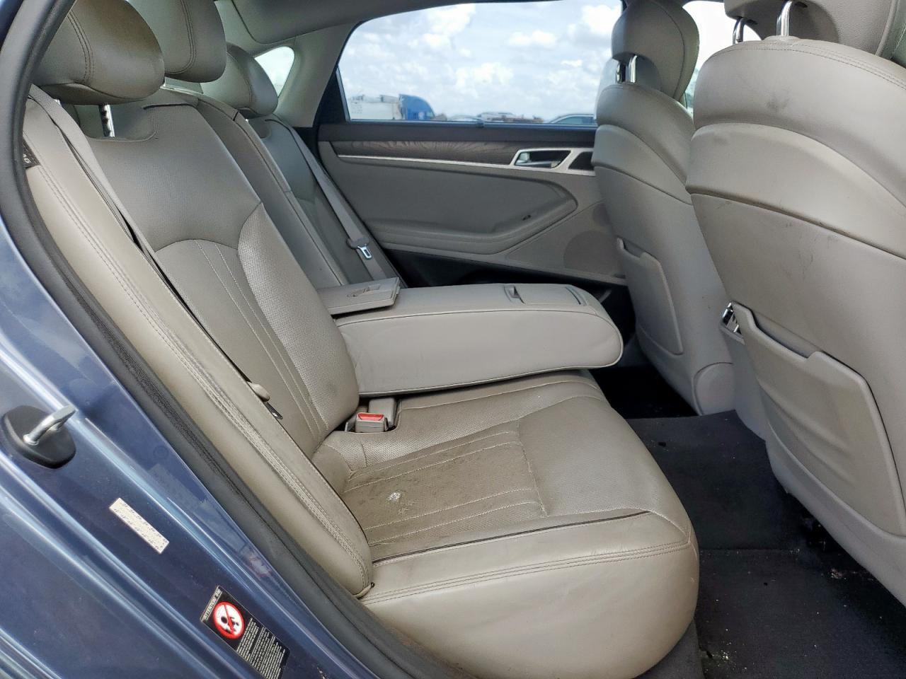 2016 Hyundai Genesis 3.8L VIN: KMHGN4JE0GU113026 Lot: 62110635