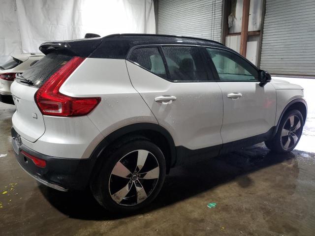  VOLVO XC40 2023 Biały