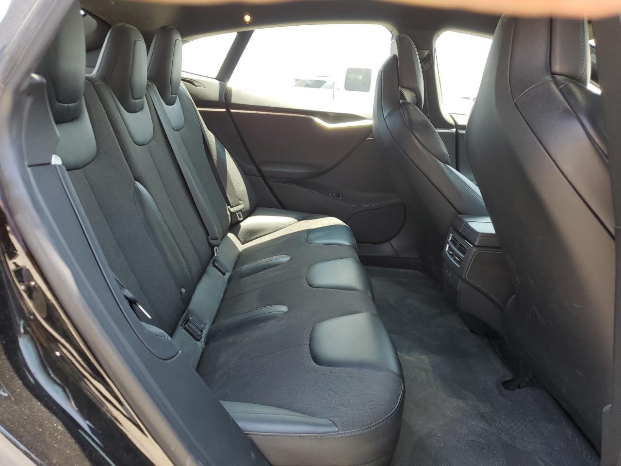 2017 Tesla Model S VIN: 5YJSA1E21HF209847 Lot: 61848255
