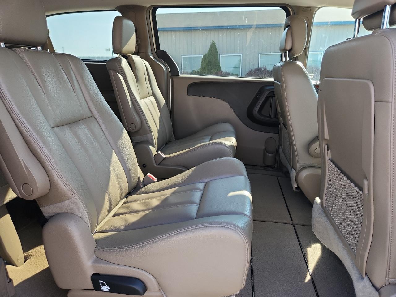 CHRYSLER MINIVAN 2013 VIN 2C4RC1BG8DR652746 фото 11