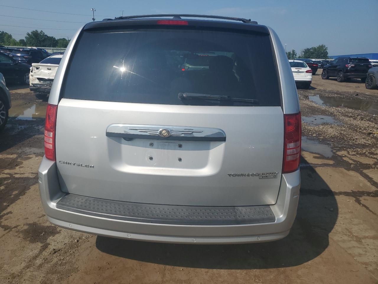 2010 Chrysler Town & Country Touring VIN: 2A4RR5D19AR404042 Lot: 62632525