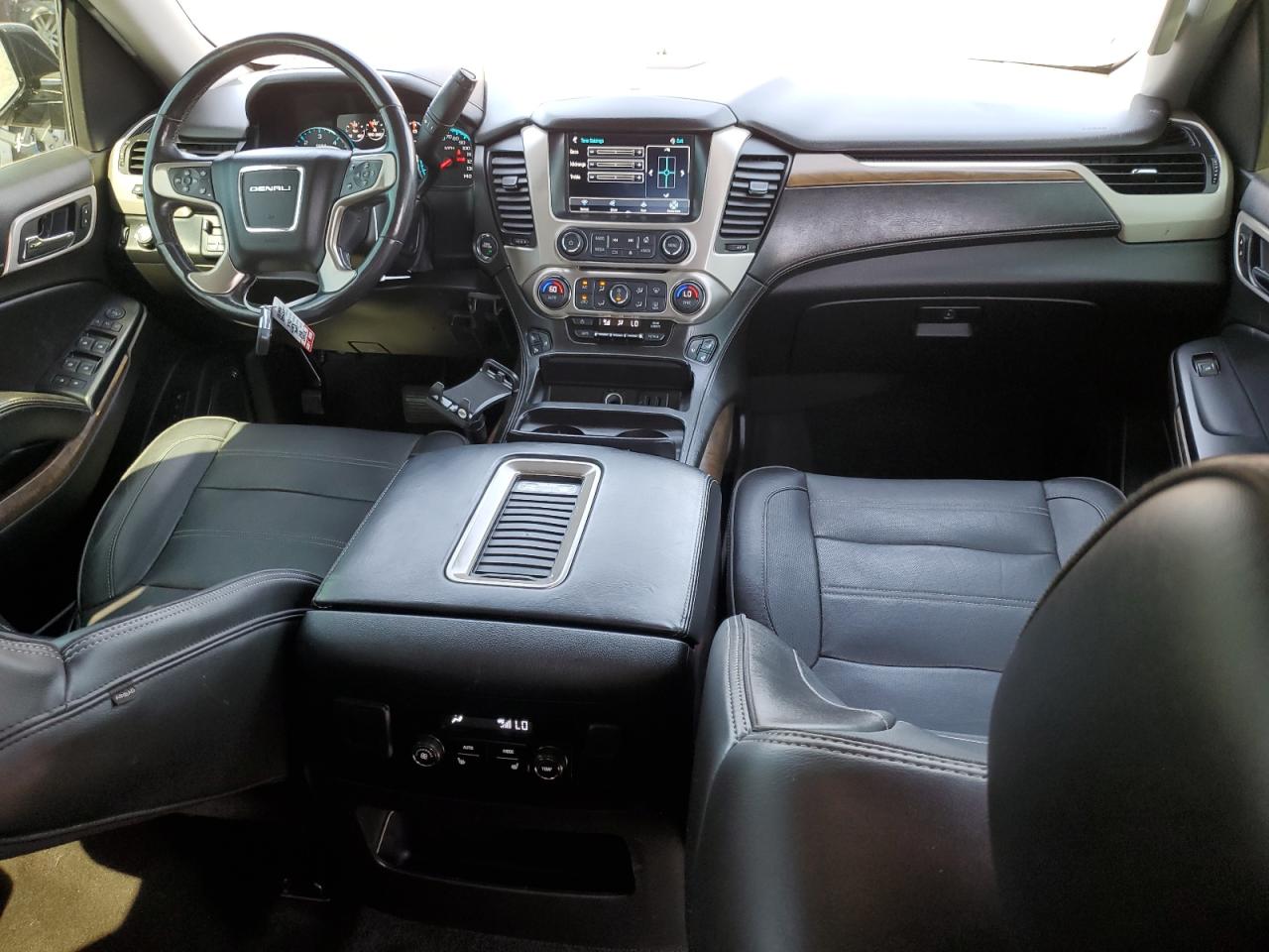 2018 GMC Yukon Xl Denali VIN: 1GKS1HKJ3JR197421 Lot: 62004275