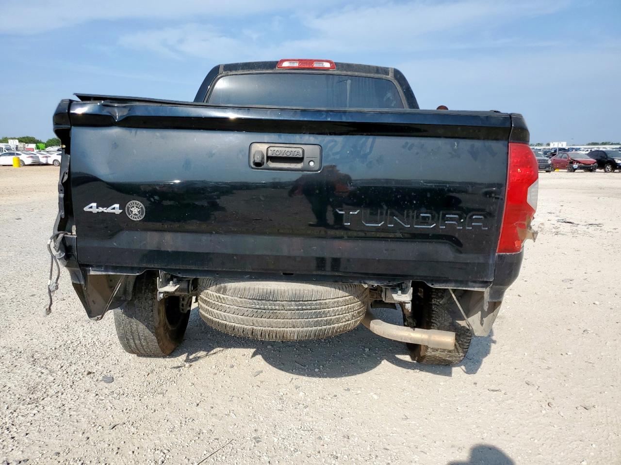 2018 Toyota Tundra Crewmax Sr5 VIN: 5TFDW5F14JX678398 Lot: 60701155