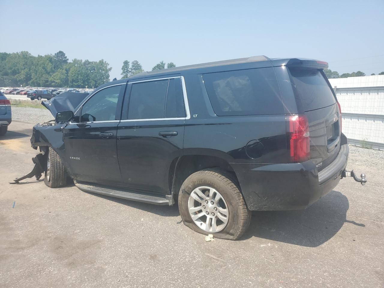 CHEVROLET TAHOE 2019 VIN 1GNSCBKC6KR139039 фото 2