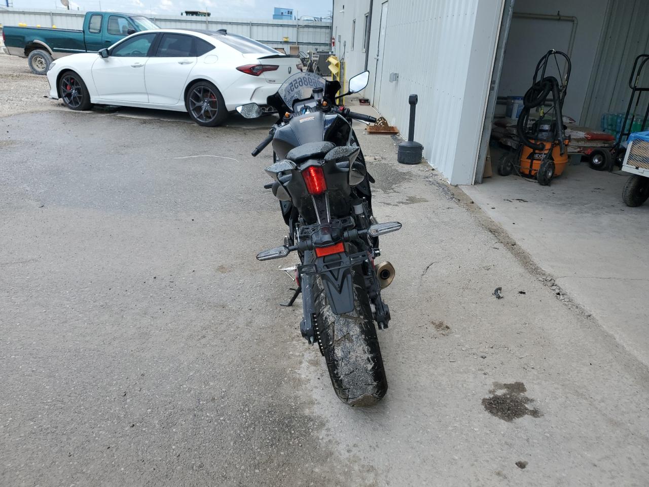 YAMAHA YZFR7 2024 VIN JYARM38E1RA014201 zdjęcie 4