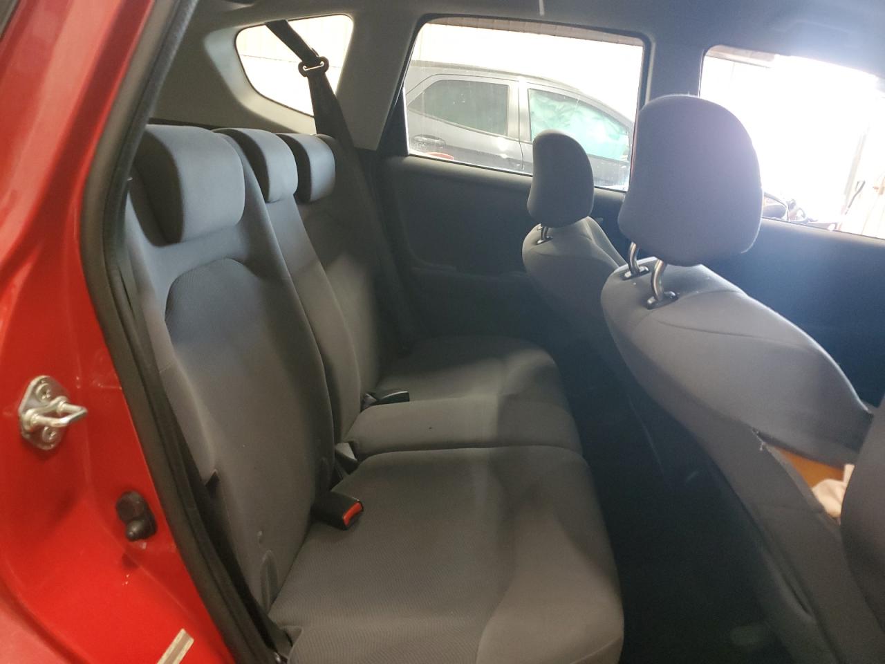 2010 Honda Fit VIN: JHMGE8H20AC009557 Lot: 61441005