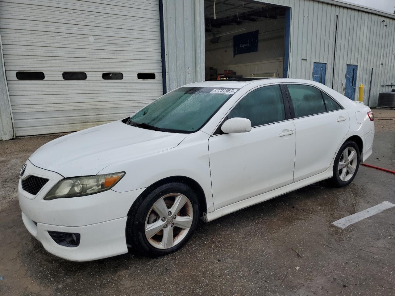 2011 Toyota Camry Base იყიდება Montgomery-ში, AL - Vandalism