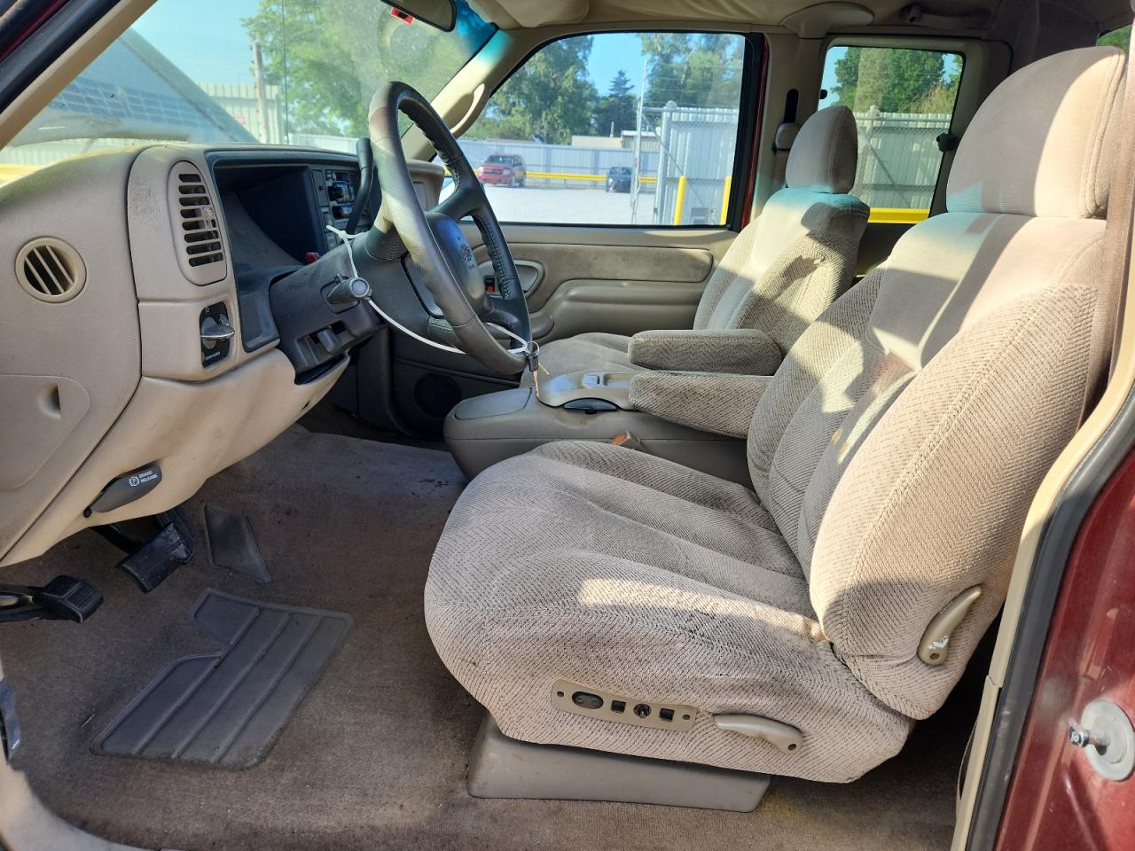 1998 Chevrolet Gmt-400 C1500 VIN: 2GCEC19RXW1149341 Lot: 62394205
