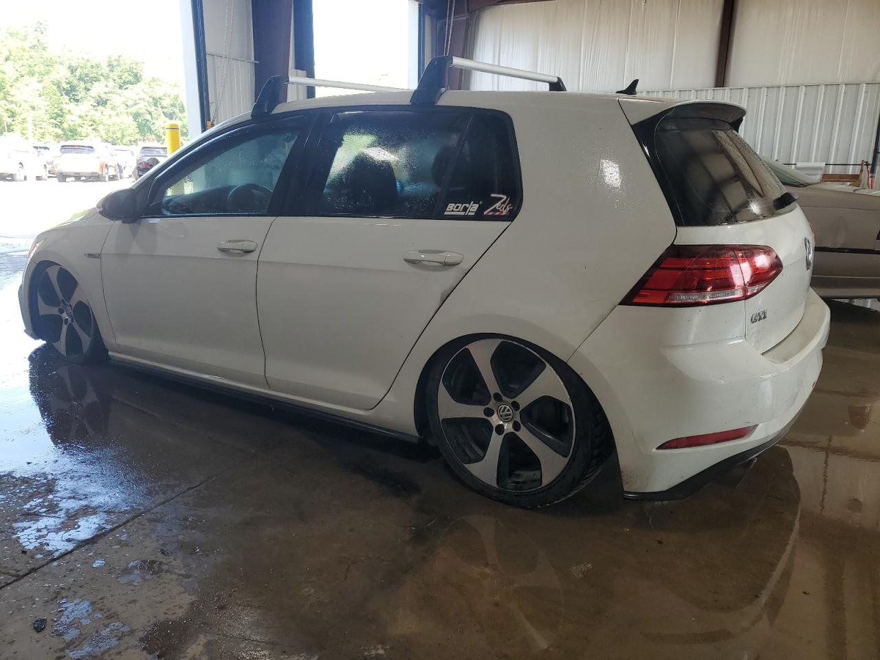 VOLKSWAGEN GTI 2018 VIN 3VW547AU9JM290982 фото 2