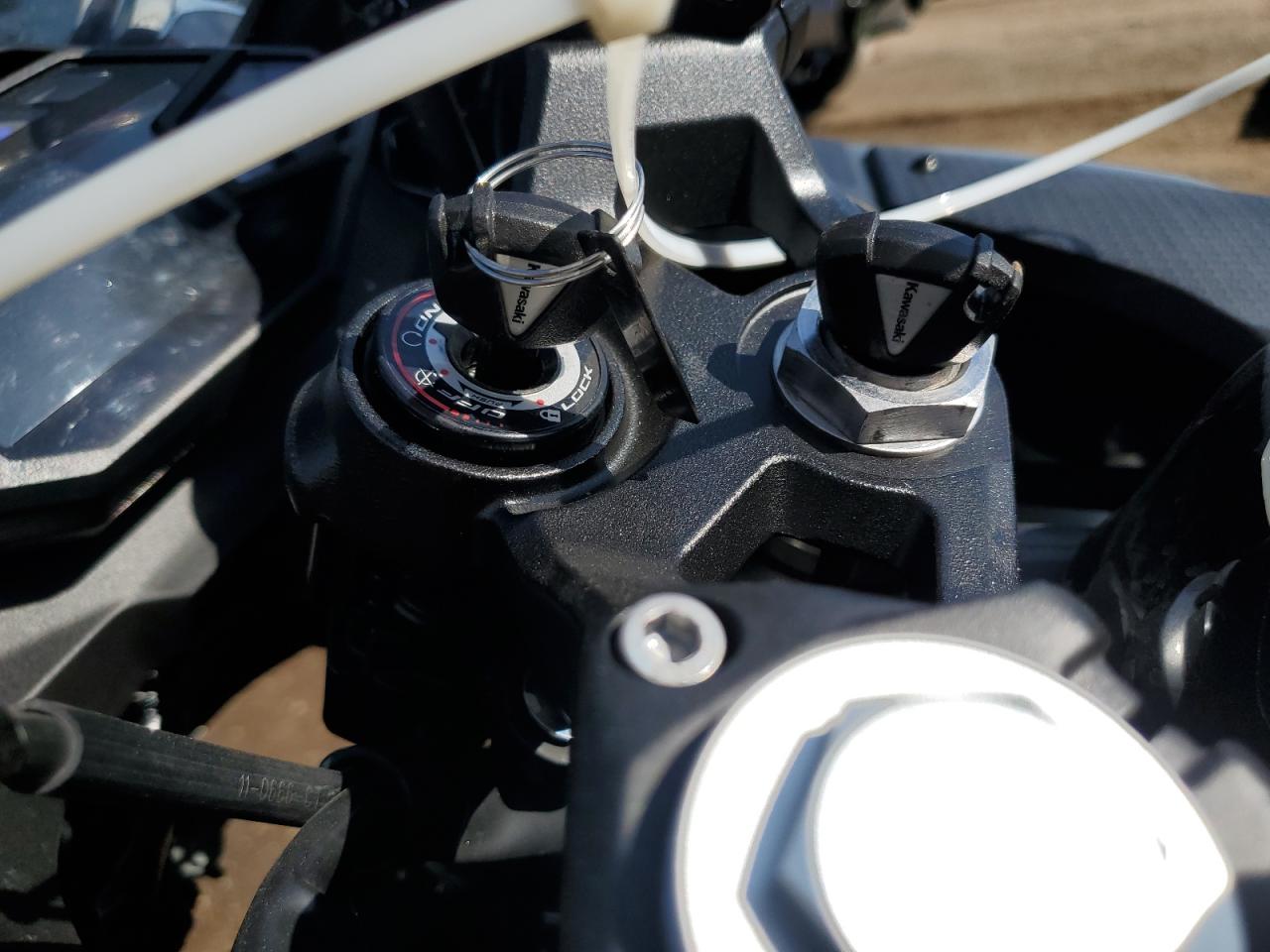 KAWASAKI NINJA 500 2024 VIN ML5EXGG17RDA04865 фото 8