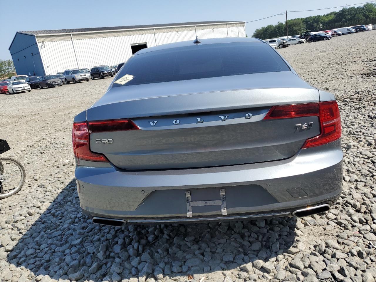 2018 Volvo S90 T6 Momentum VIN: LVY992MK4JP007216 Lot: 61868155