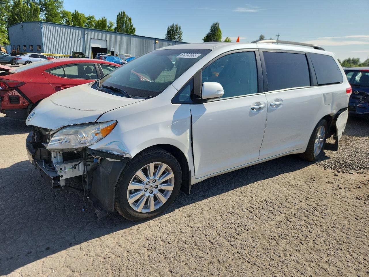 2014 Toyota Sienna Xle за продажба в Portland, OR - Front End
