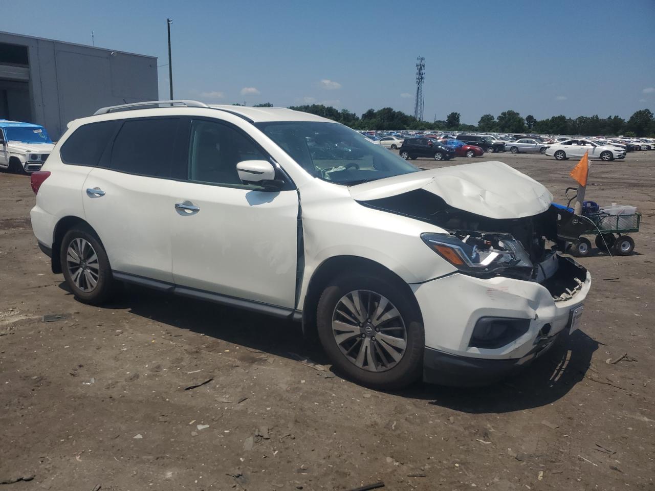 NISSAN PATHFINDER 2017 VIN 5N1DR2MM8HC655528 zdjęcie 4