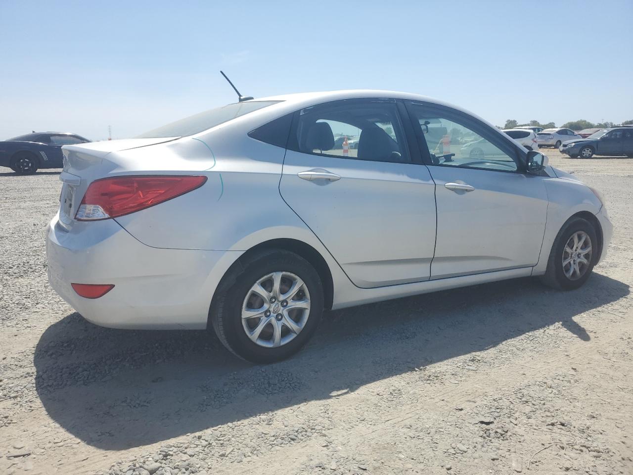 HYUNDAI ACCENT 2013 VIN KMHCT4AE2DU445193 zdjęcie 3
