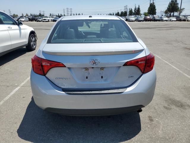  TOYOTA COROLLA 2017 Srebrny
