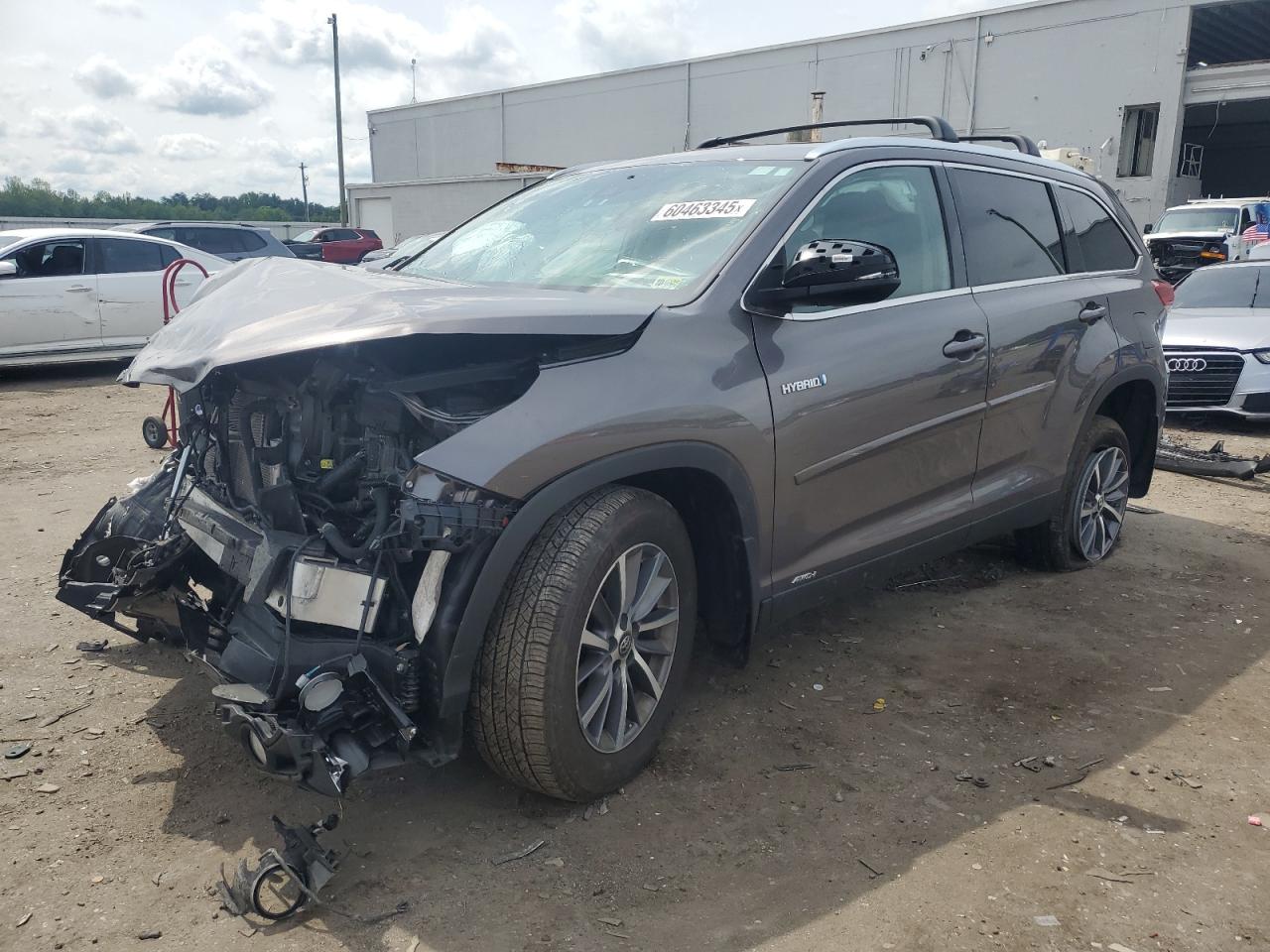 2019 Toyota Highlander Hybrid продається в Fredericksburg, VA - Front End