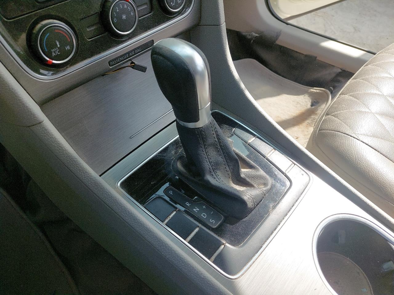 WVWBR7A35FC059245 - 2015 Volkswagen Passat - #undefined