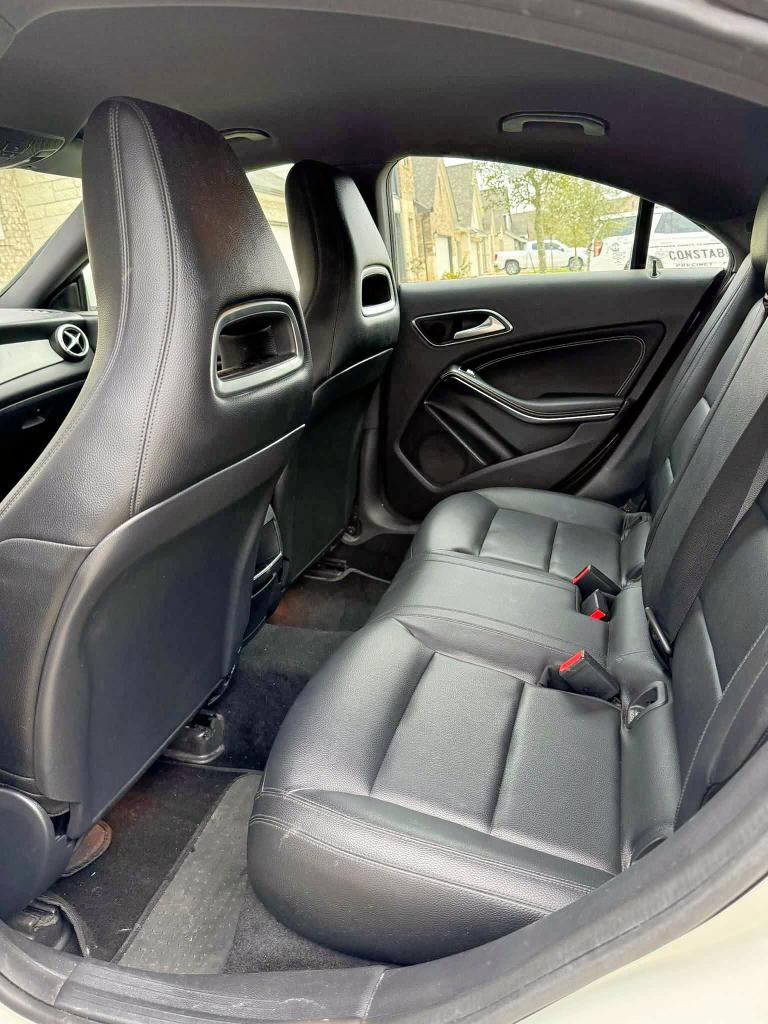 Sedans MERCEDES-BENZ CLA-CLASS 2014 White