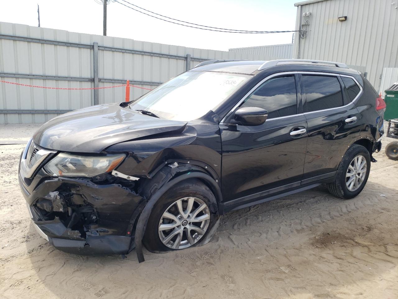 NISSAN ROGUE 2017 5N1AT2MV4HC849843