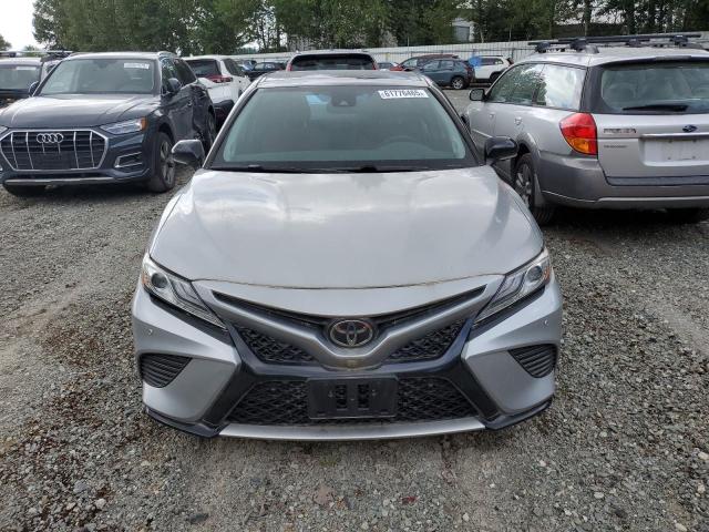  TOYOTA CAMRY 2019 Srebrny