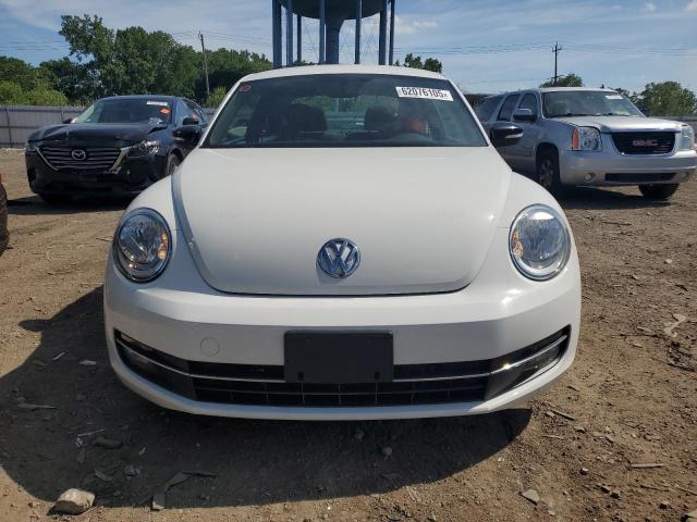 Hatchbacks VOLKSWAGEN BEETLE 2012 Biały