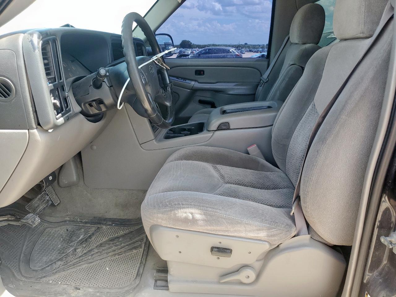 2005 Chevrolet Suburban C1500 VIN: 3GNEC16Z95G257855 Lot: 61812335