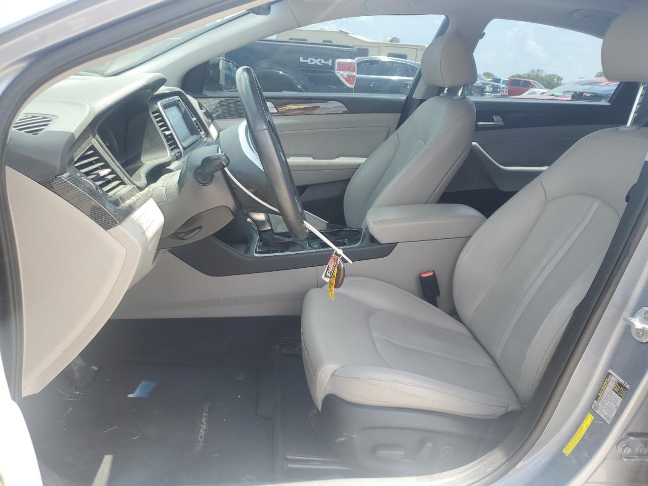 2018 Hyundai Sonata Hybrid VIN: KMHE34L30JA083950 Lot: 61788935
