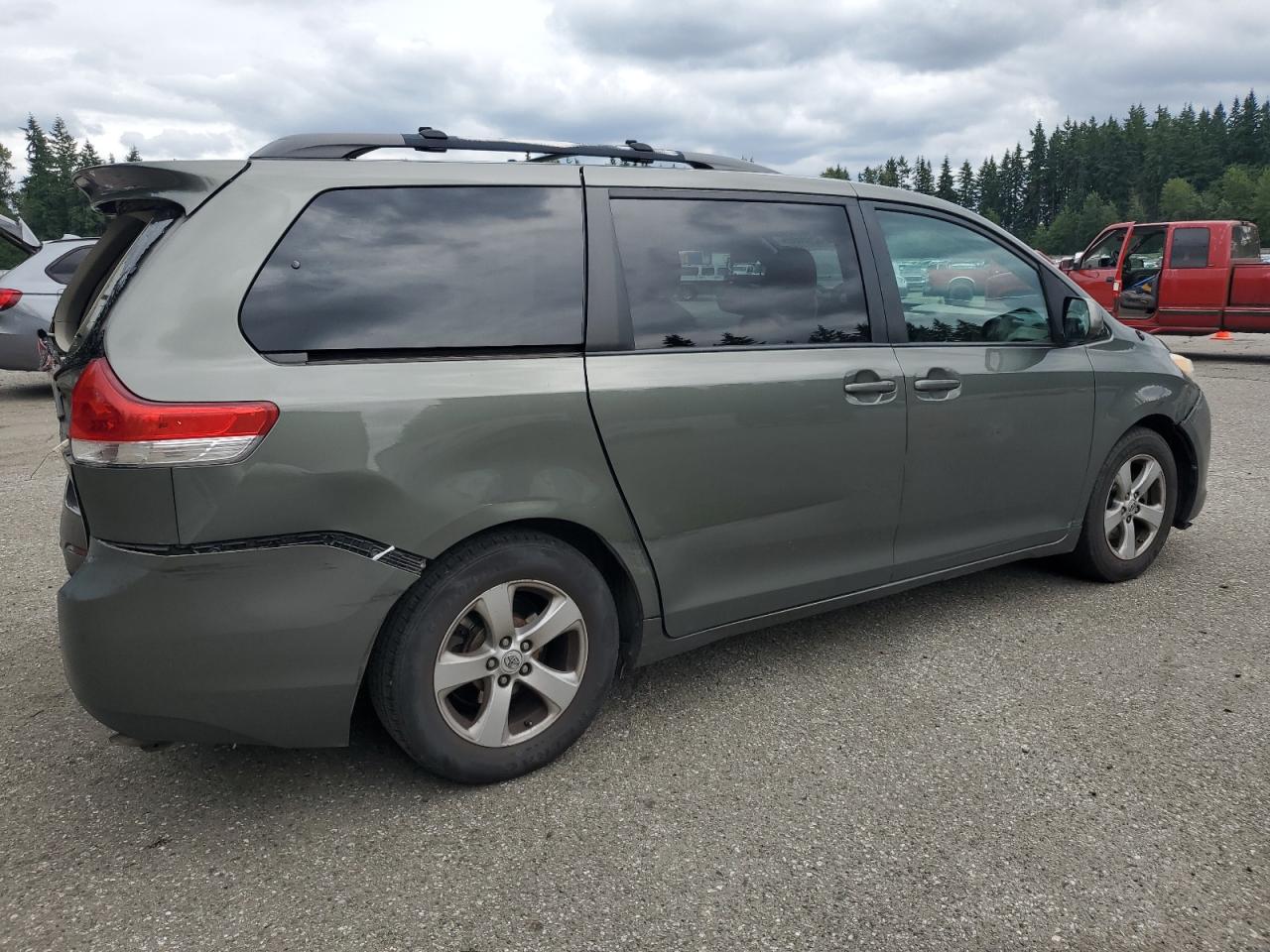 TOYOTA All Models 2011 VIN 5TDKK3DCXBS126391 фото 3