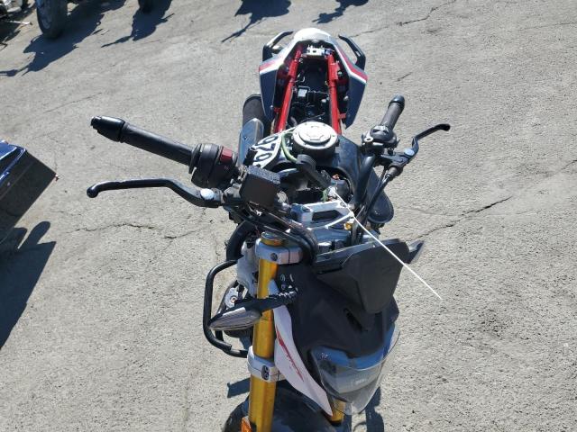 2022 BMW G310 R  