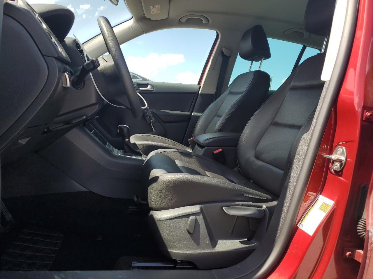 2012 Volkswagen Tiguan S VIN: WVGAV7AX7CW077231 Lot: 62350405