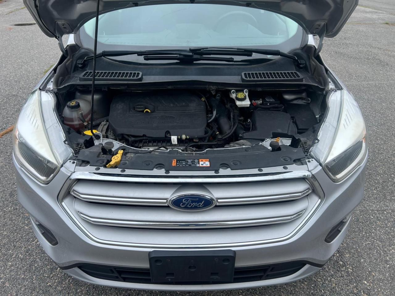 VIN: 1FMCU9GD4JUB01319 2018 FORD ESCAPE