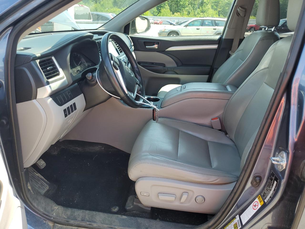 2015 Toyota Highlander Xle VIN: 5TDJKRFH4FS192318 Lot: 61412515