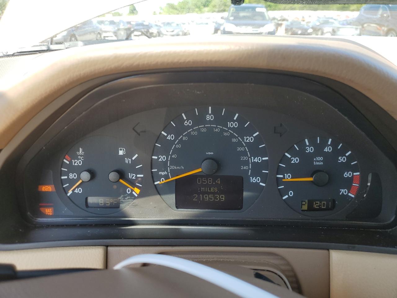 2000 Mercedes-Benz E 320 VIN: WDBJF65J5YA976089 Lot: 61727855