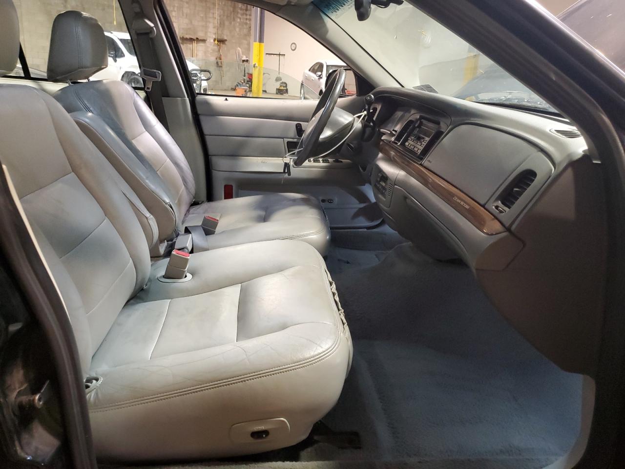 2003 Ford Crown Victoria Lx VIN: 2FAFP74W43X109103 Lot: 61750155