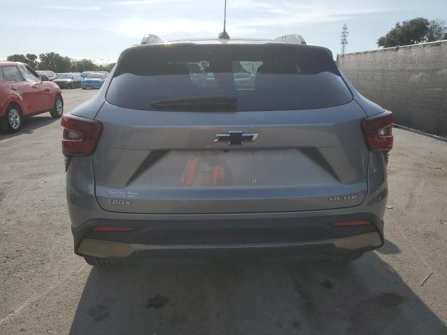  CHEVROLET TRAX ACTIV 2024 Srebrny