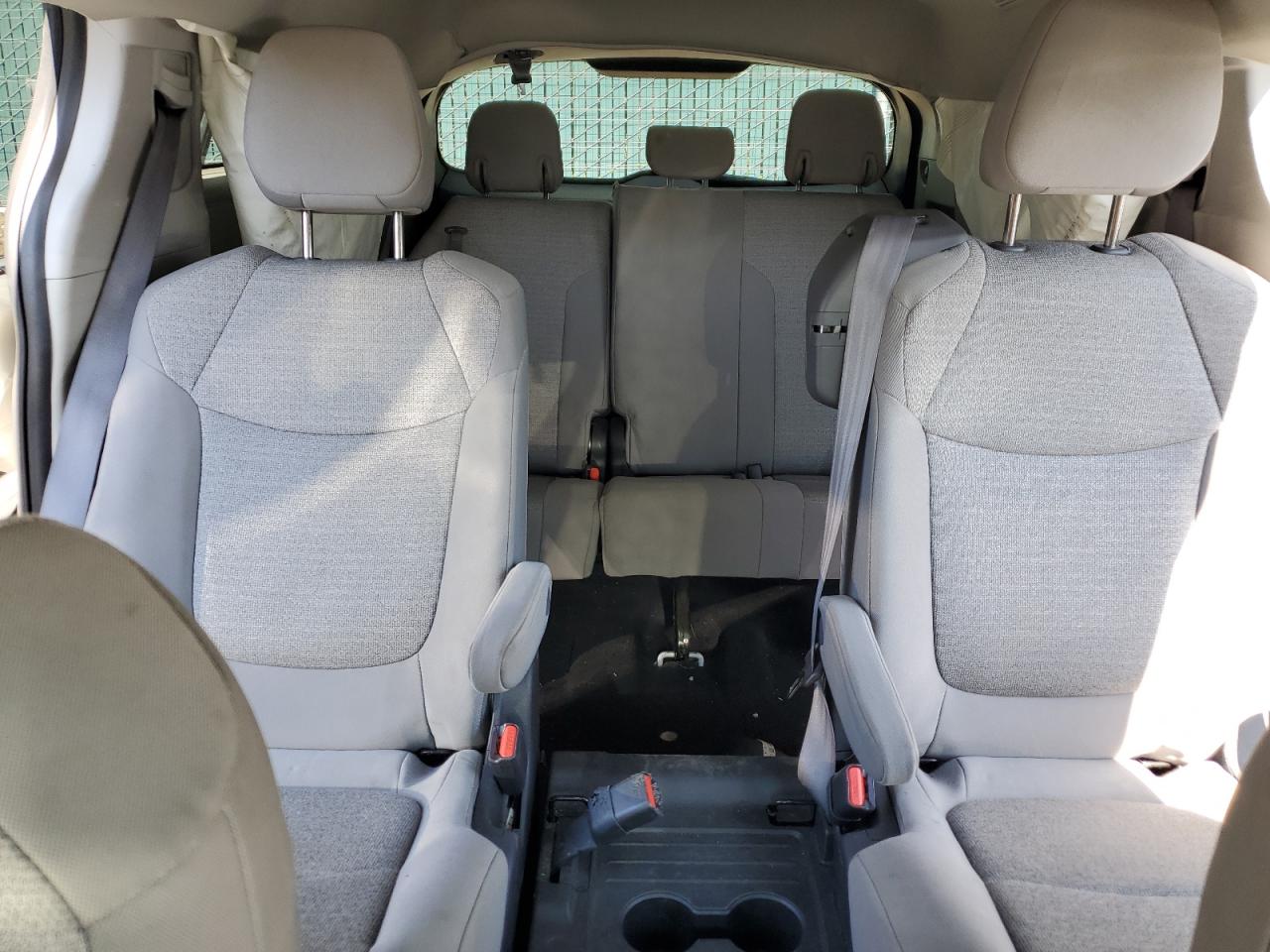 2022 Toyota Sienna Le VIN: 5TDKRKEC3NS116231 Lot: 59980255