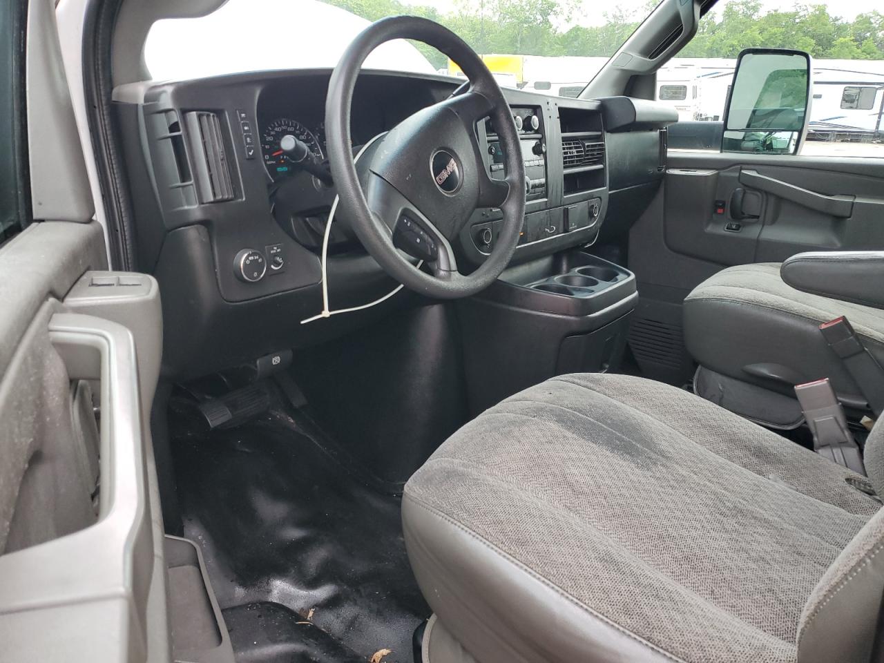 2018 GMC Savana Cutaway G3500 VIN: 7GZ37TCG3JN007969 Lot: 60991265