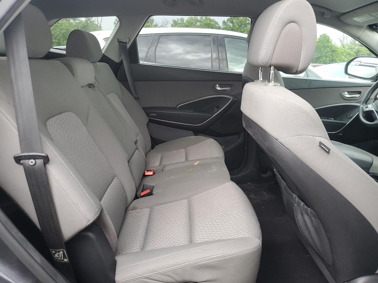 2017 Hyundai Santa Fe Se VIN: KM8SMDHF8HU223724 Lot: 63200465