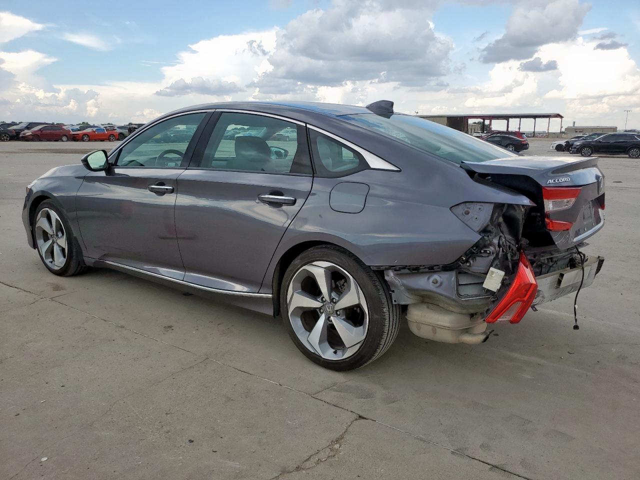 HONDA ACCORD 2018 VIN 1HGCV2F9XJA028899 photo 2