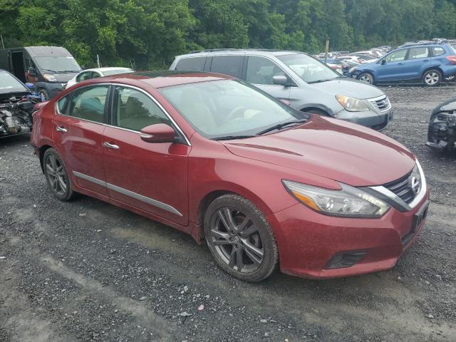  NISSAN ALTIMA 2018 Czerwony