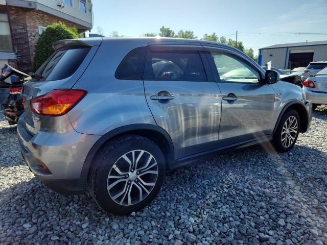  MITSUBISHI OUTLANDER 2018 Srebrny