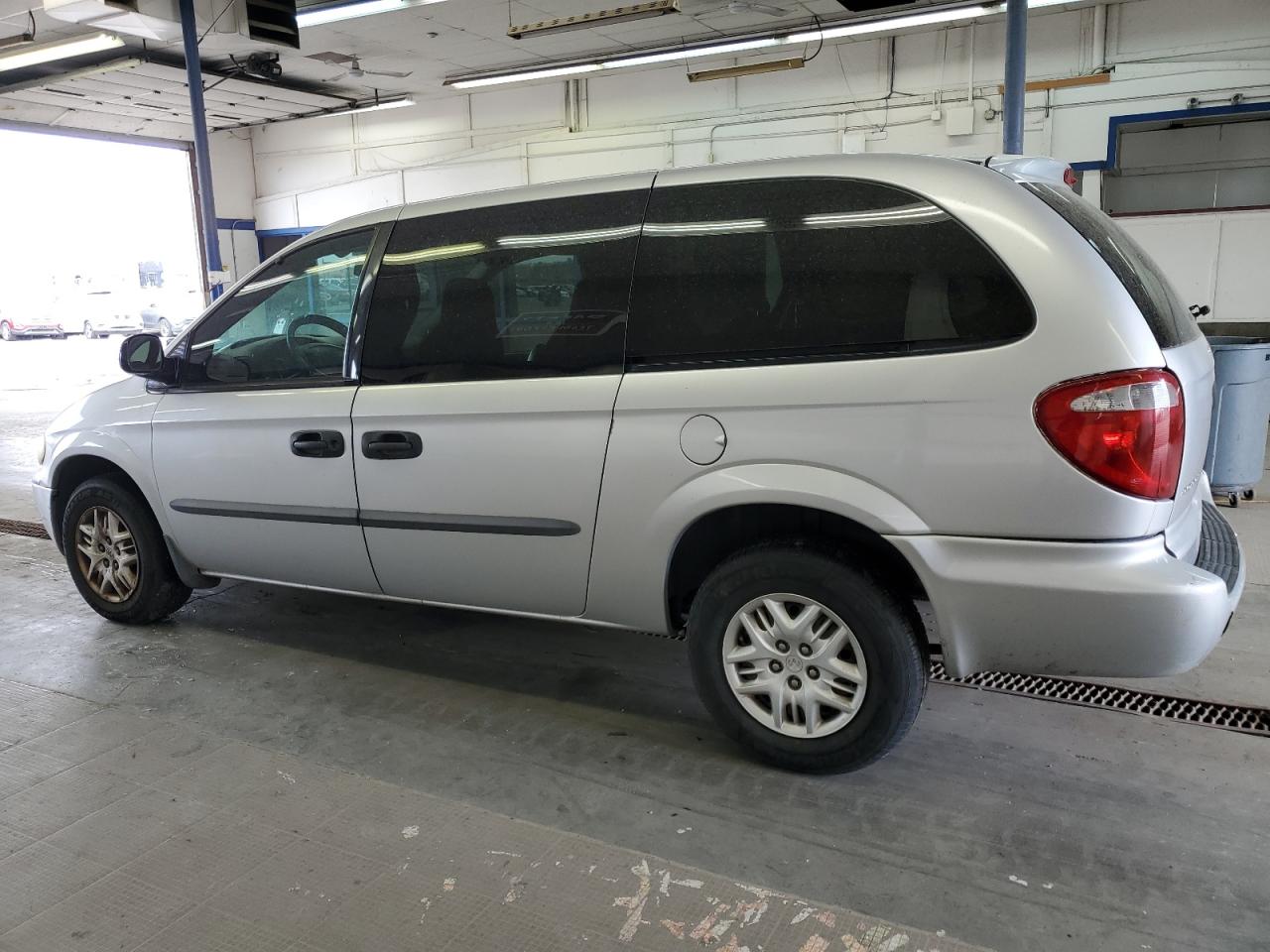 DODGE CARAVAN 2004 VIN 1D4GP24R24B571646 фото 2