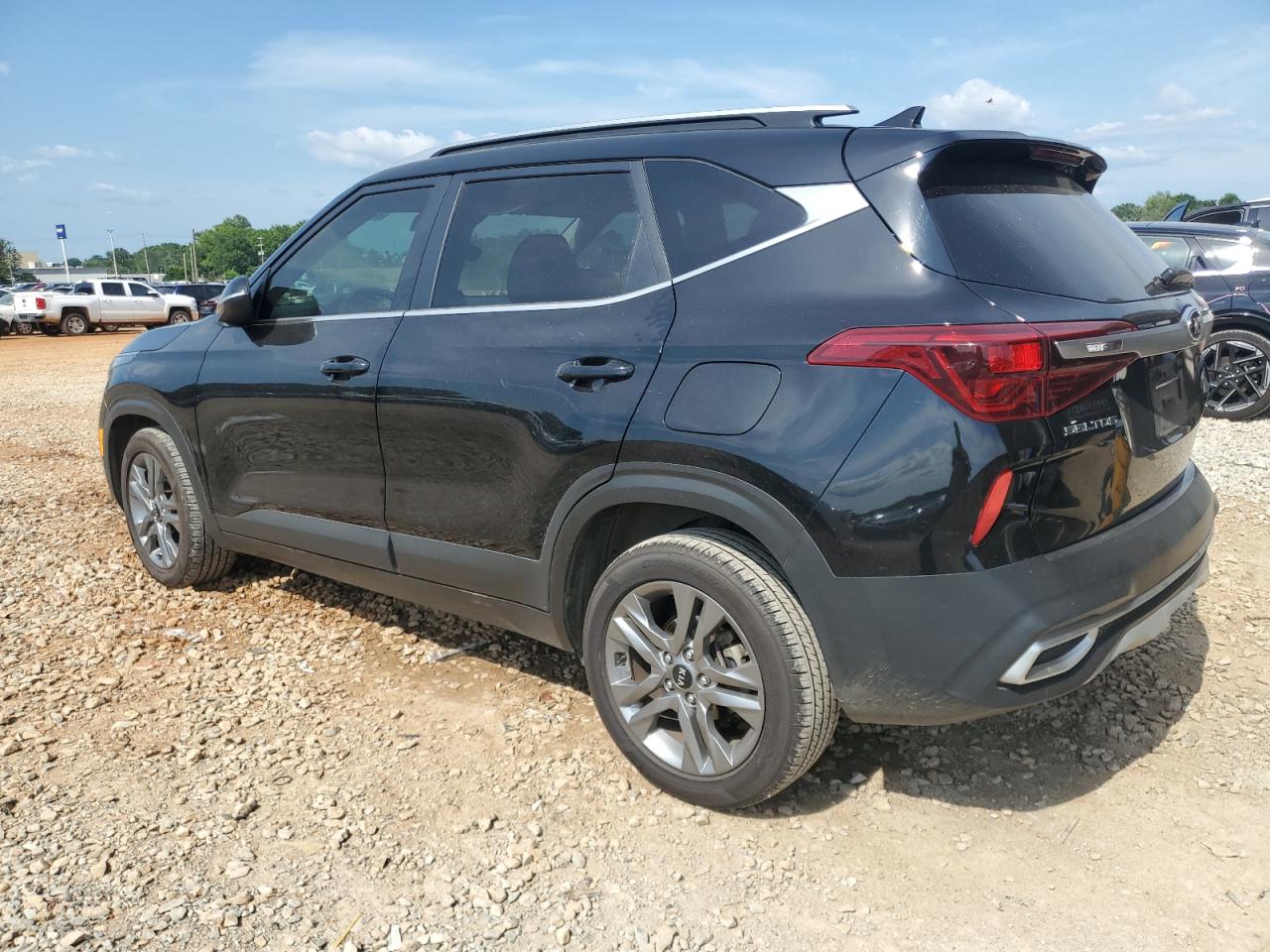 KIA SELTOS 2021 VIN KNDEU2AAXM7110869 photo 2