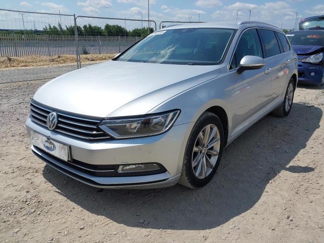 VOLKSWAGEN PASSAT SE 2015