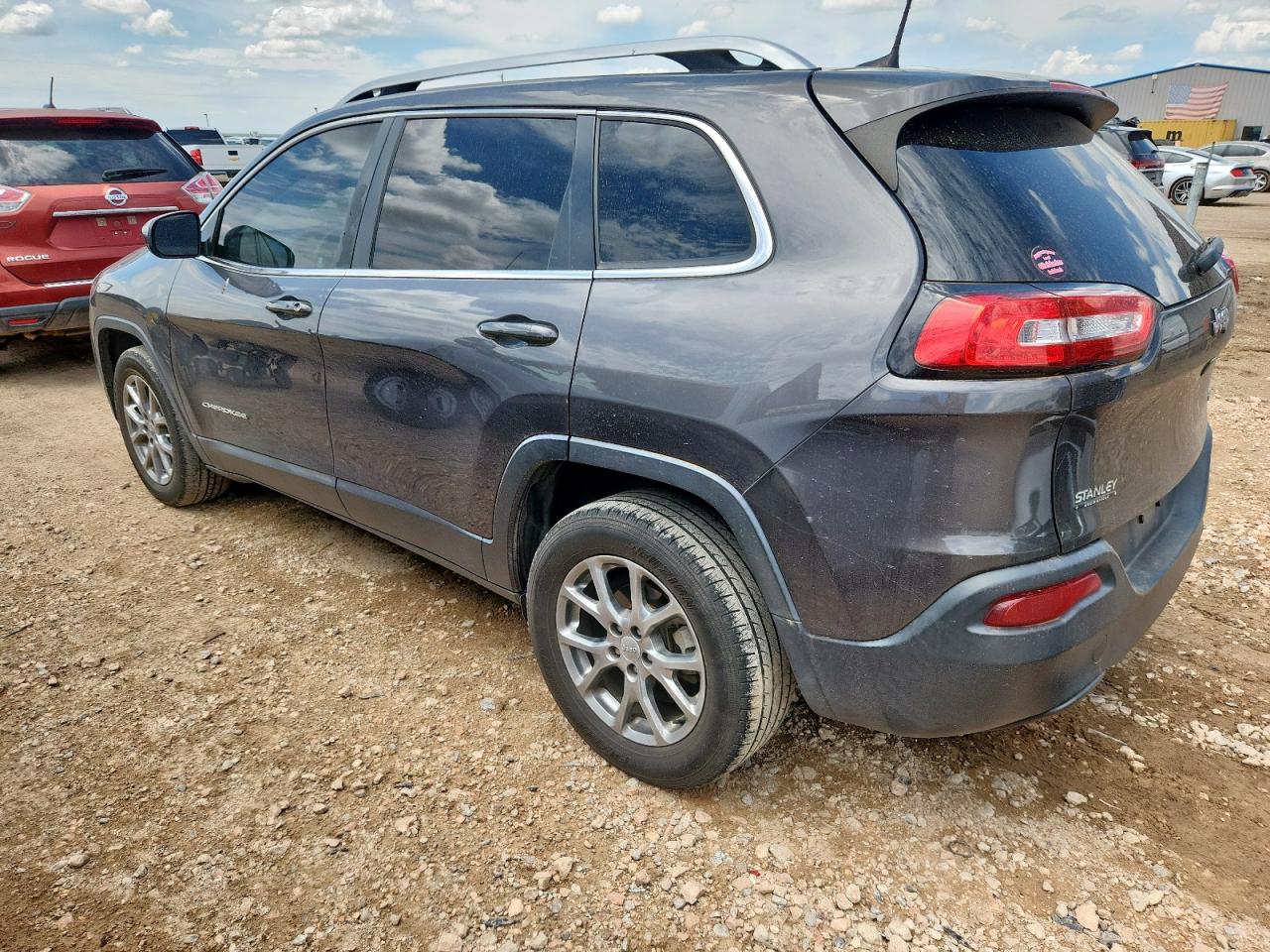 JEEP GRAND CHER 2018 VIN 1C4PJLLB5JD621836 фото 2