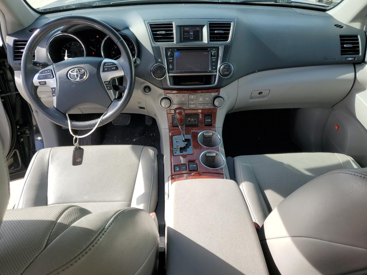 5tddk3eh0ds175928 5TDDK3EH0DS175928 2013 Toyota Highlander Limited