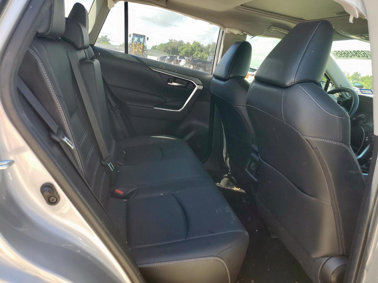 2020 Toyota Rav4 Xle Premium VIN: JTMA1RFV4LJ035082 Lot: 62845695